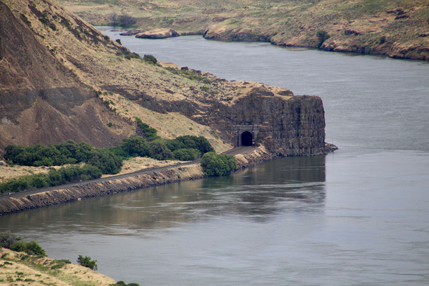 Columbia River 049